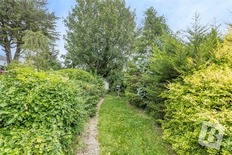 28 Champion Road, Upminster, RM14 2SZ