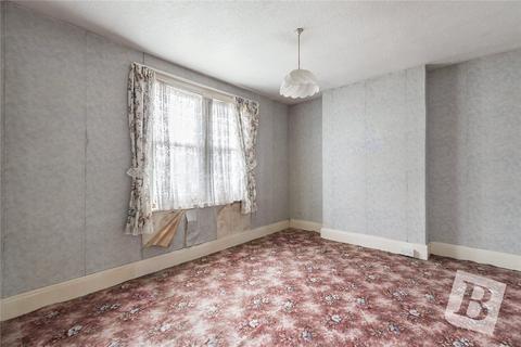 28 Champion Road, Upminster, RM14 2SZ