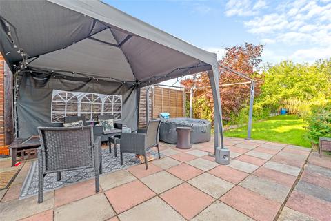 37 Brighton Road, Salfords, Redhill, RH1 5DA