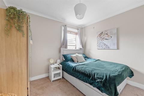 37 Brighton Road, Salfords, Redhill, RH1 5DA