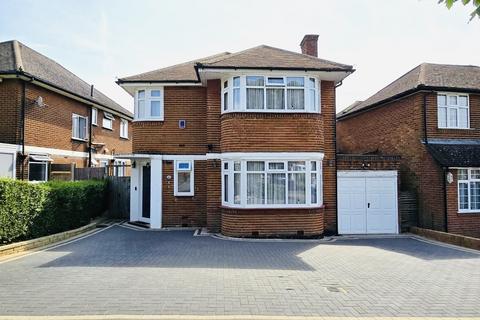 3 bedroom detached house for sale, Harrowes Meade, Edgware HA8