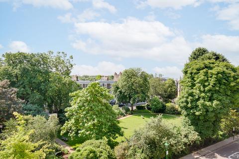 1 bedroom apartment for sale, St. James's Gardens, London, W11