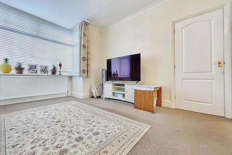 3 bedroom semi-detached house for sale, Bourne Avenue, Kirkby In Ashfield, Nottinghamshire, Nottinghamshire, NG17 7FD