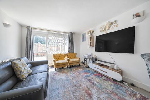 2 bedroom flat for sale, Valley Road, Streatham