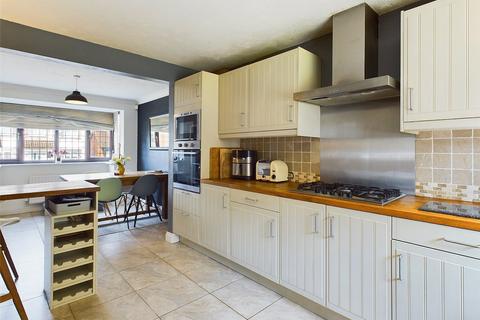 11 Apple Tree Close, Abbeymead, Gloucester, GL4 5BZ