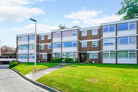 3 bedroom flat for sale, The Albany, Woodford Green, IG8