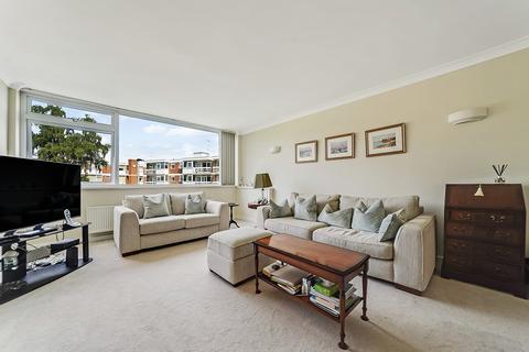 3 bedroom flat for sale, The Albany, Woodford Green, IG8