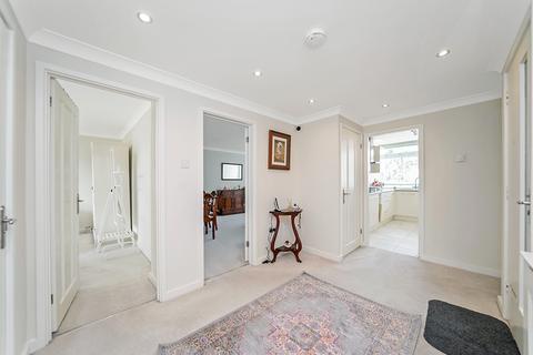 3 bedroom flat for sale, The Albany, Woodford Green, IG8