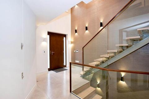 3 bedroom house to rent, Princes Gate Mews, Knightsbridge SW7