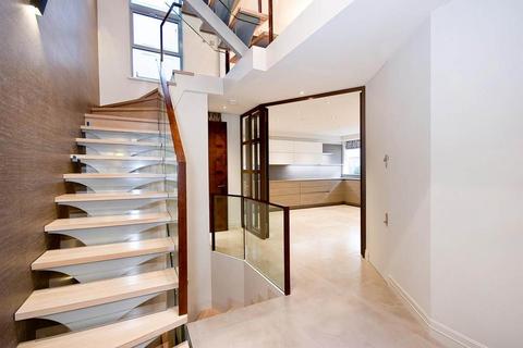 3 bedroom house to rent, Princes Gate Mews, Knightsbridge SW7