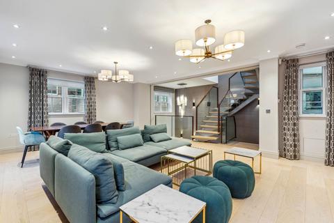 3 bedroom house to rent, Princes Gate Mews, Knightsbridge SW7