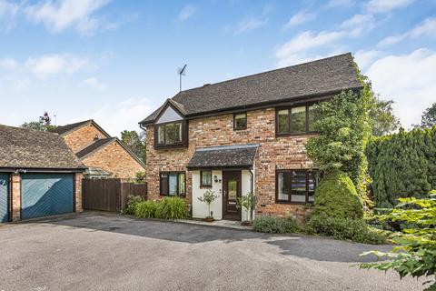 4 bedroom detached house for sale, Hunt Close, Bicester, OX26