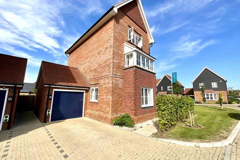 4 bedroom detached house to rent, McLaren Way, Oxfordshire OX11