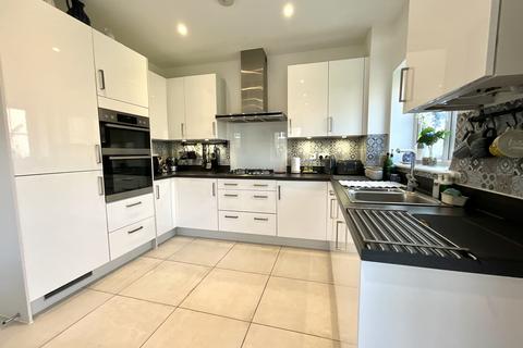 4 bedroom detached house to rent, McLaren Way, Oxfordshire OX11