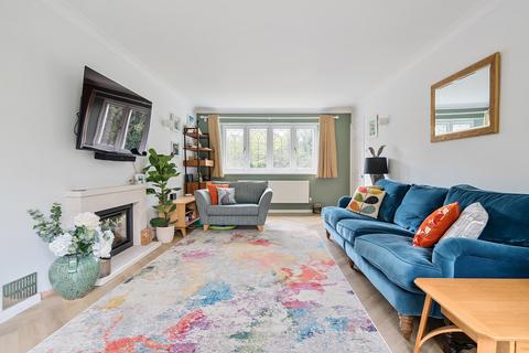 2 Dauntless Road, Burghfield Common, Reading, RG7 3NZ
