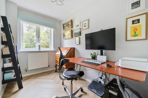 2 Dauntless Road, Burghfield Common, Reading, RG7 3NZ