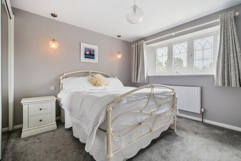 2 Dauntless Road, Burghfield Common, Reading, RG7 3NZ