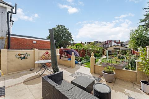 24 Worcester Close, Mitcham, CR4 1SP