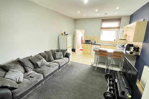 2 bedroom flat to rent, Woods Terrace, Murton SR7