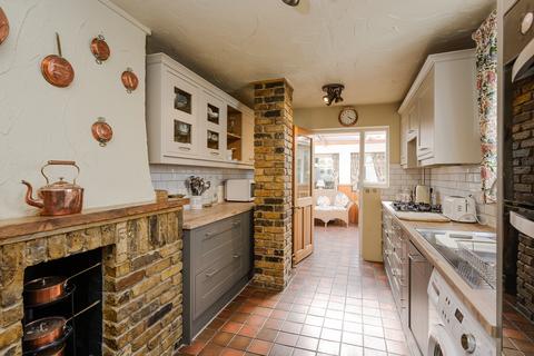 27 Gladstone Road, London, SW19 1QU