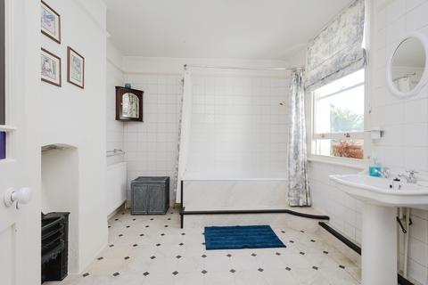 27 Gladstone Road, London, SW19 1QU