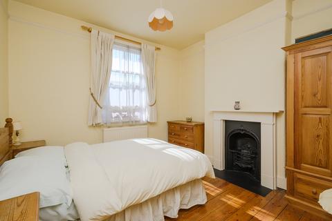 27 Gladstone Road, London, SW19 1QU