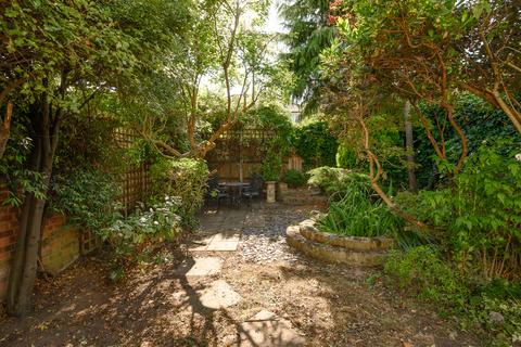 27 Gladstone Road, London, SW19 1QU
