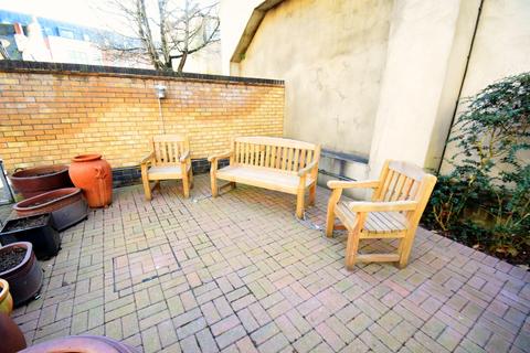 2 bedroom apartment for sale, The Galleries, High Wycombe HP13