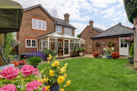 4 bedroom detached house for sale, Gables Meadow, Holmer Green HP15