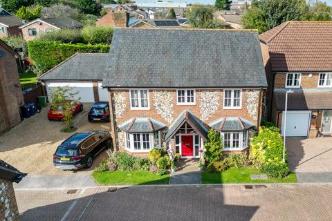 4 bedroom detached house for sale, Gables Meadow, Holmer Green HP15