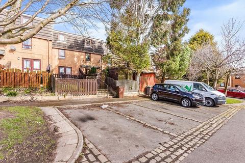 9 Manor Row, Low Moor, Bradford, BD12 0DA