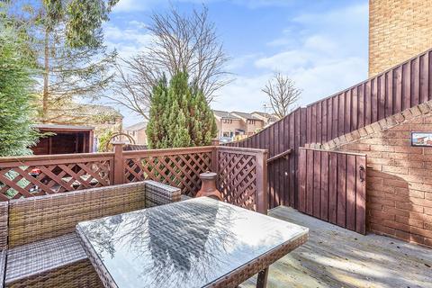 9 Manor Row, Low Moor, Bradford, BD12 0DA