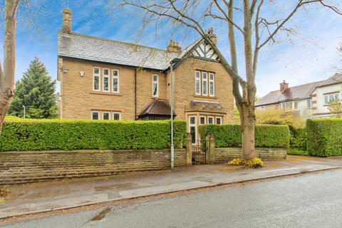 4 bedroom detached house for sale, Westcliffe Road, West Yorkshire BD19