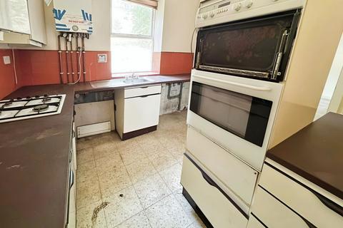 3 bedroom terraced house for sale, Sal Royd Road, Bradford BD12