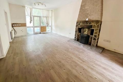 undefined, Sal Royd Road, Bradford BD12
