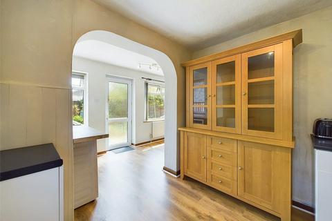 122 Devon Avenue, Cheltenham, GL51 8BX
