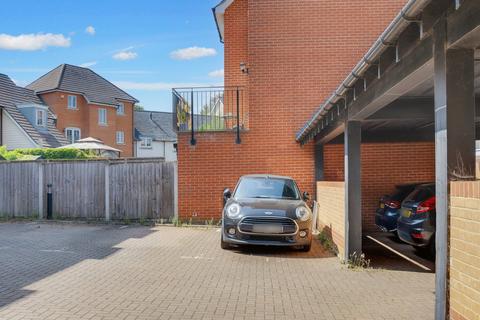 19 Lambourne Chase, Chelmsford, CM2 9FF