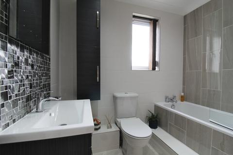 27 Barn Field Close, Colne, BB8 0QB
