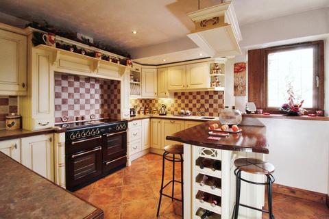 3 bedroom detached house for sale, Langroyd Road, Lancashire BB8