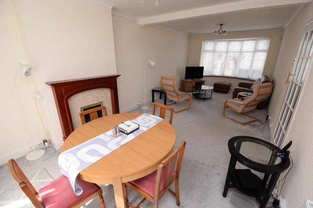 Lounge/Dining Room