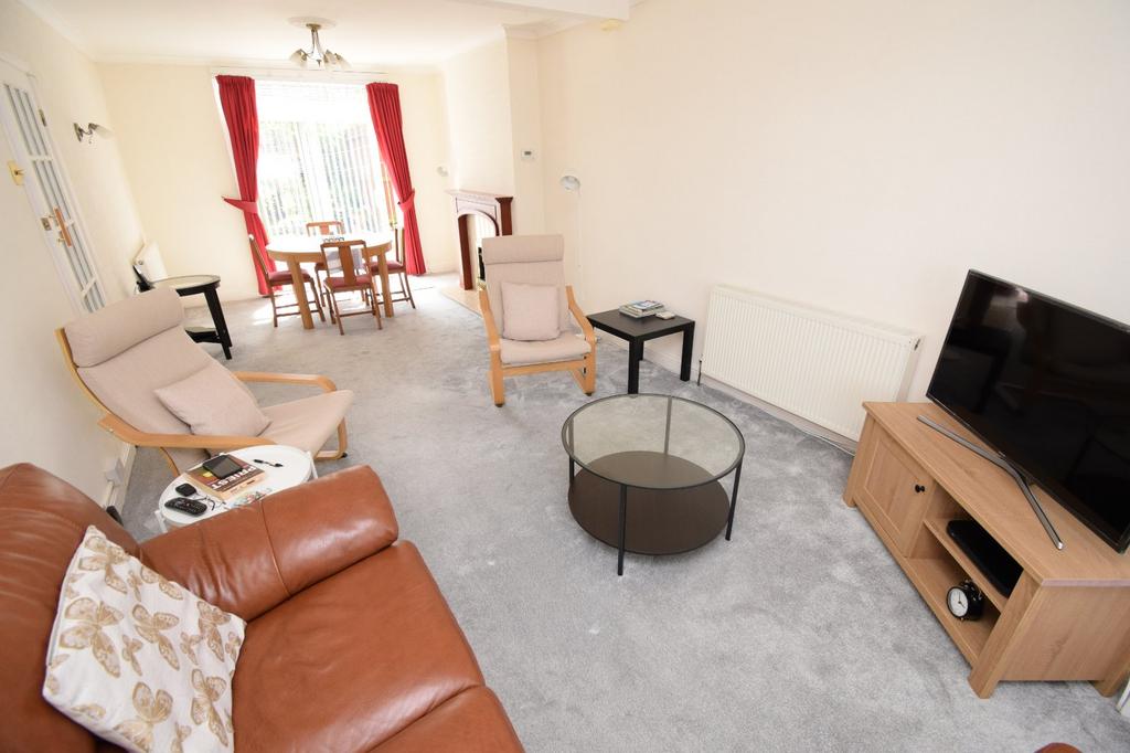 Lounge/Dining Room
