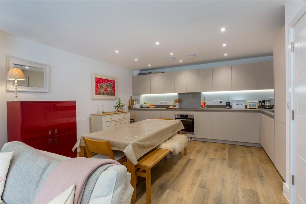 Kitchen/Dining Area