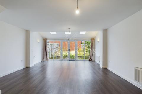 139 Springhead Parkway, Northfleet, Gravesend, DA11 8AD