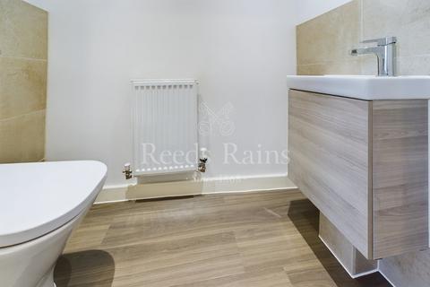 139 Springhead Parkway, Northfleet, Gravesend, DA11 8AD