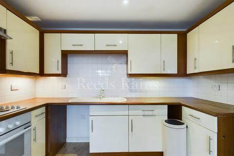 6 Maplehurst Close, Dartford, DA2 7WX