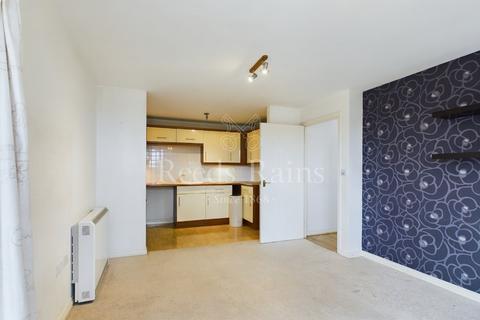 6 Maplehurst Close, Dartford, DA2 7WX