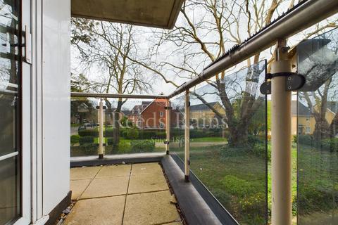 6 Maplehurst Close, Dartford, DA2 7WX