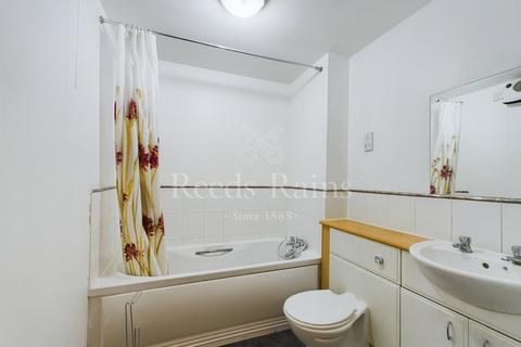 6 Maplehurst Close, Dartford, DA2 7WX