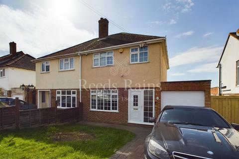 150 Coombfield Drive, Dartford, DA2 7LH