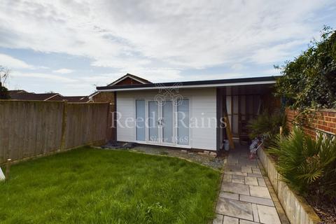 150 Coombfield Drive, Dartford, DA2 7LH